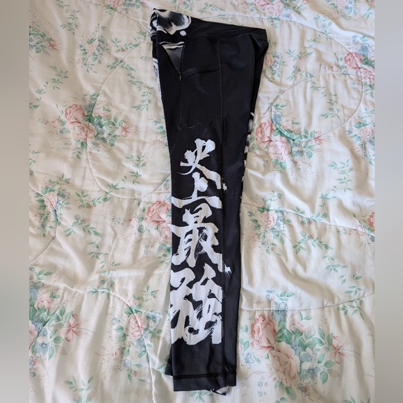 GUC Iron Yokai V-Cut Cloud Leggings - Picture 4 of 14